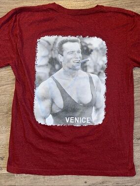 Venice Beach Arnold Schwarzenegger Graphic Tee Red Unisex Medium Muscle Beach